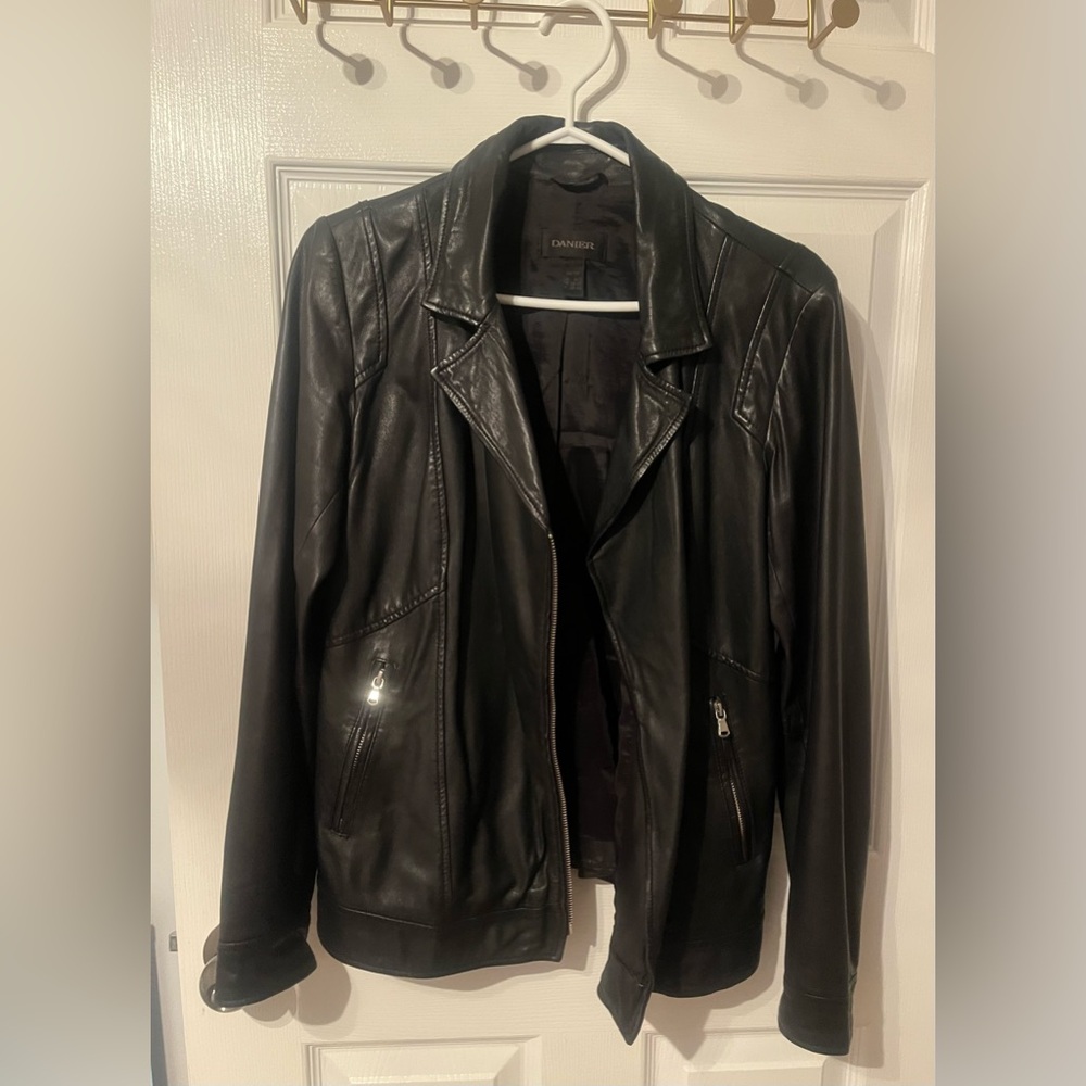 Danier Black Genuine Leather Moto Jacket | Size xs (UK8–10) | Classic Zip - Picture 2 of 4